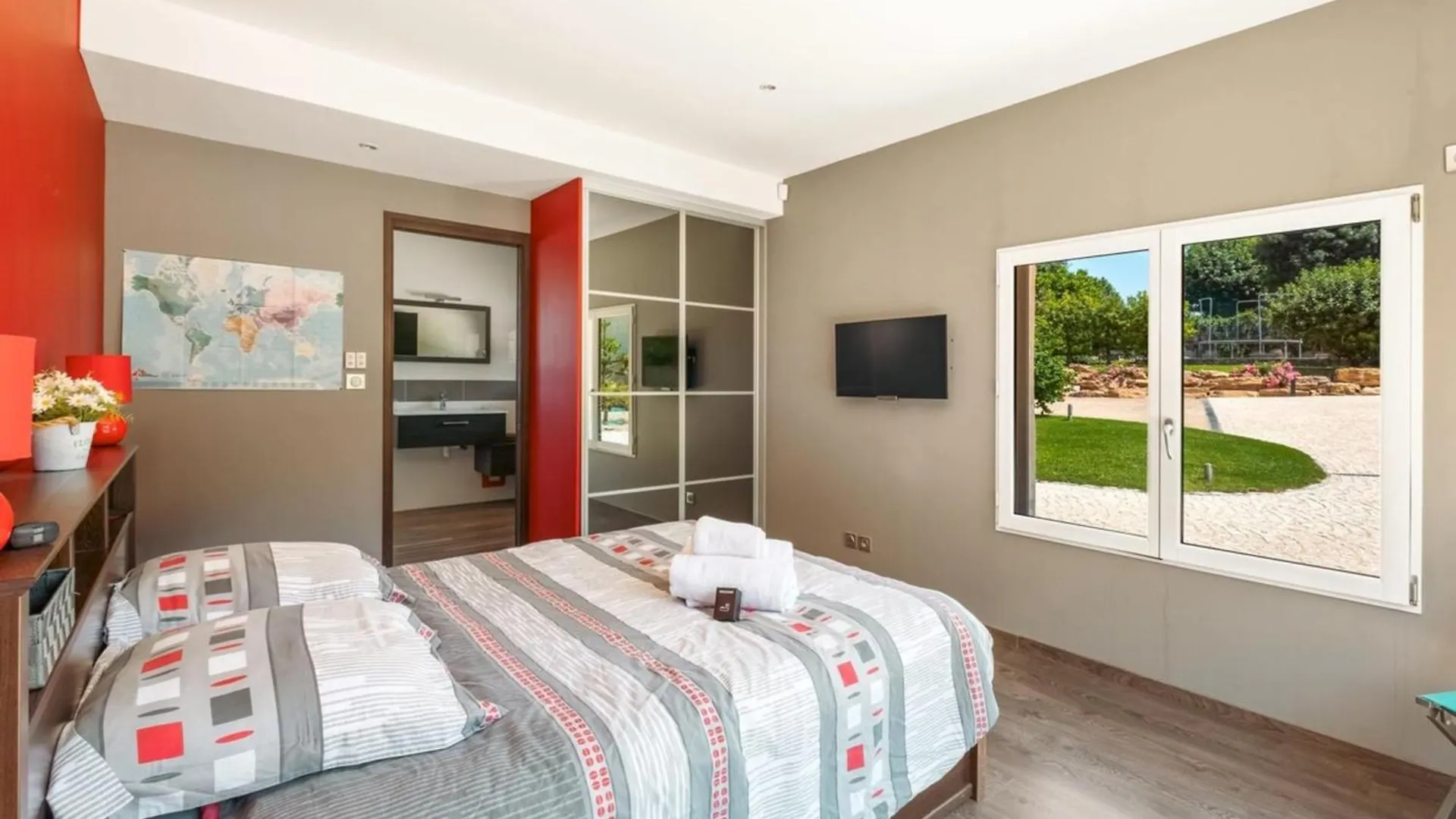 Fabulous Beaujolaise - 12P - Piscine Villa Fareins Holiday home