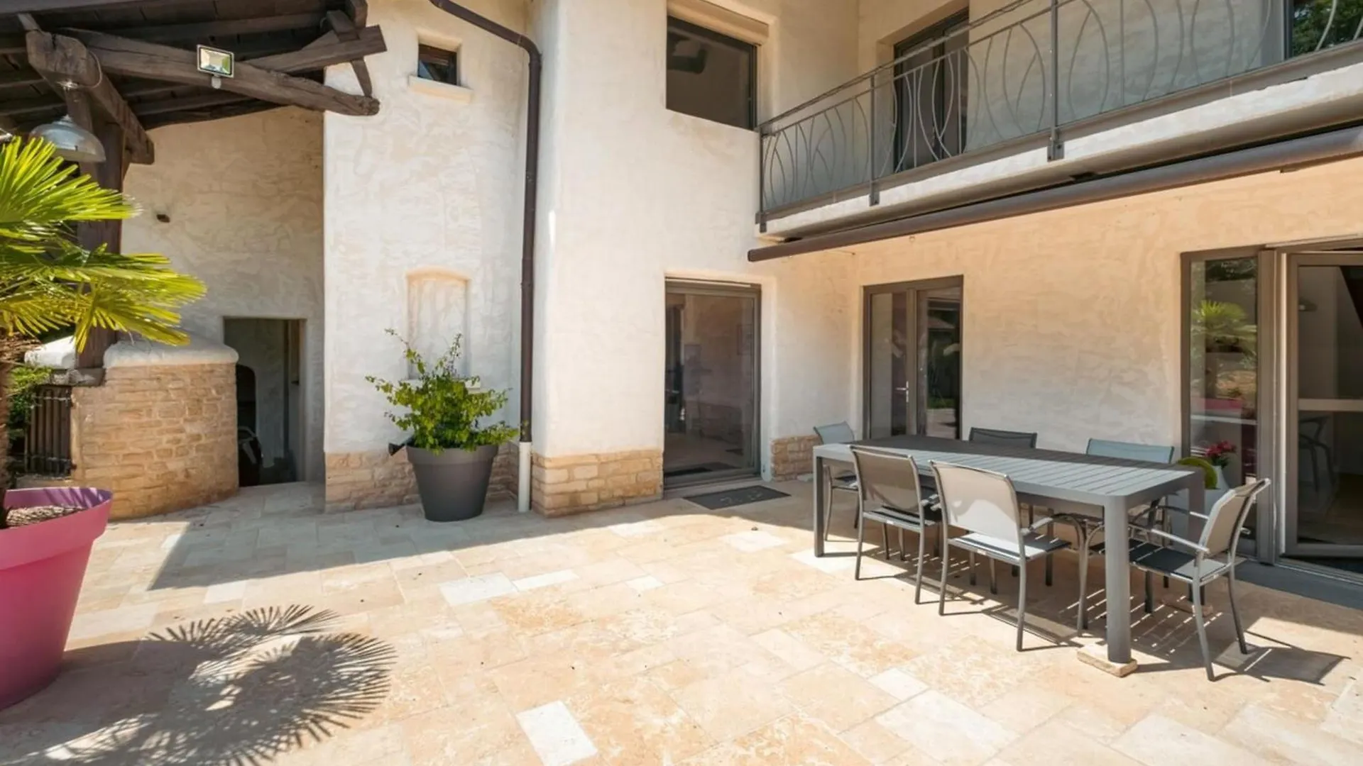 Fabulous Beaujolaise - 12P - Piscine Villa Fareins Holiday home