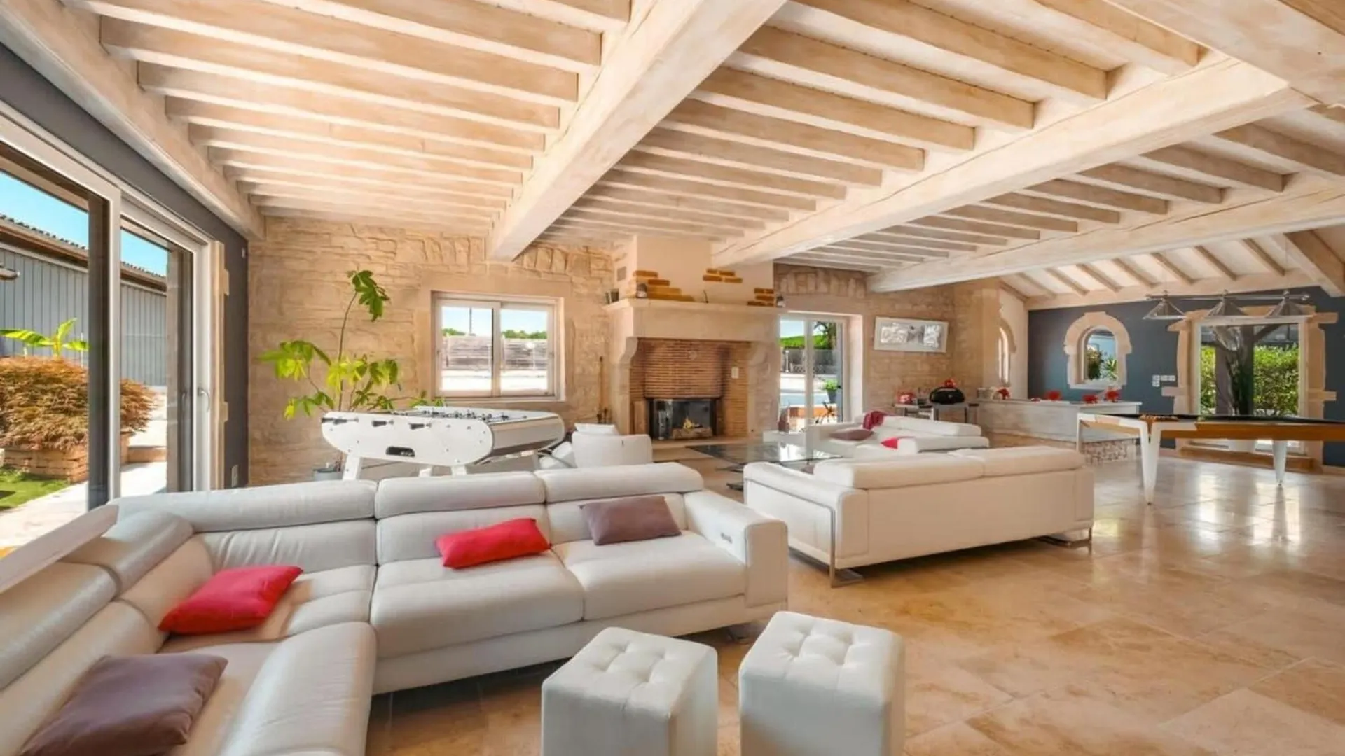 Holiday home Fabulous Beaujolaise - 12P - Piscine Villa Fareins France
